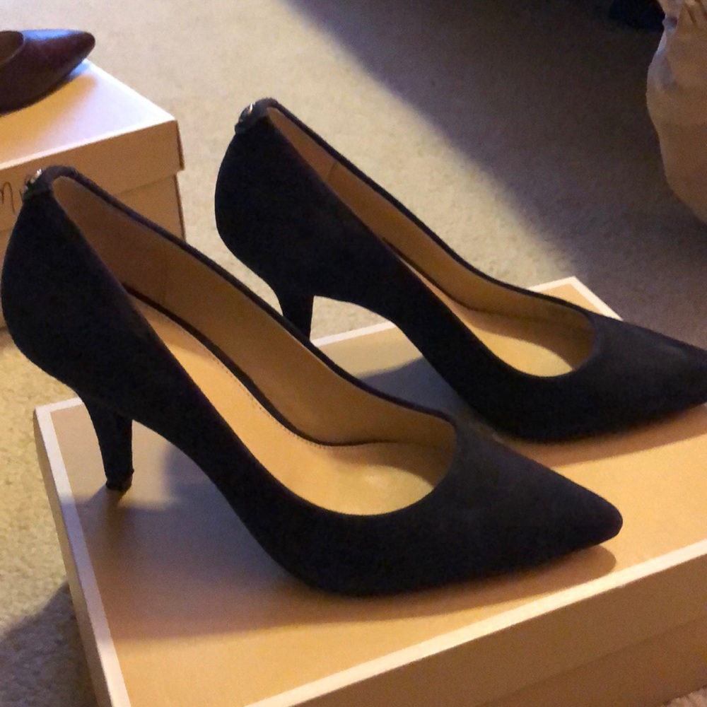 Michael Kors navy suede pumps